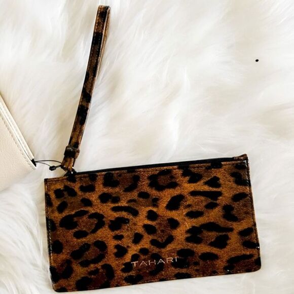 Tahari Twice As Nice‎ 2 in 1 Wristlet Wallet - Picture 3 of 3